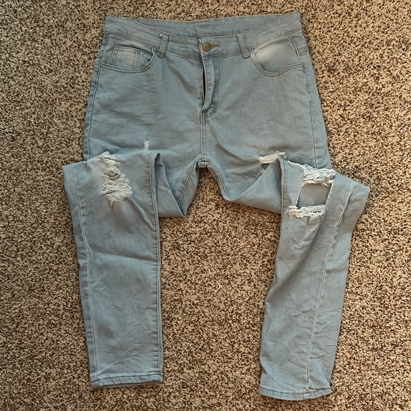 Denim - Light Wash Distressed Straight Leg Women's Jeans - SIZE LARGE